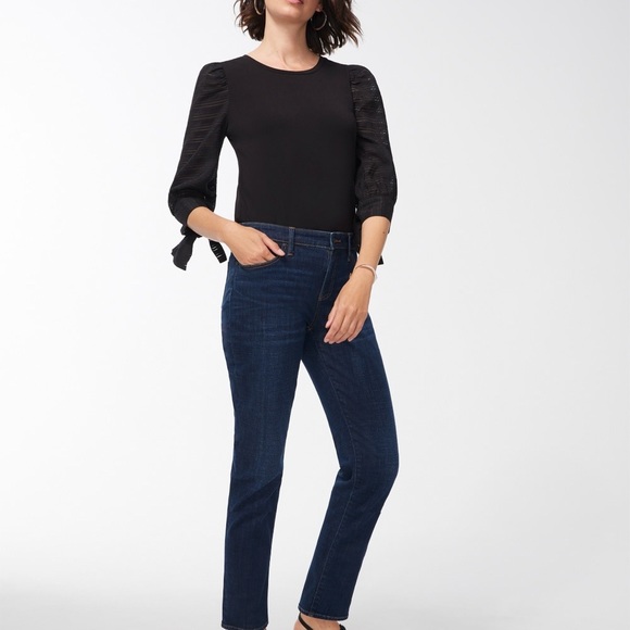 Chico’s so slimming Girlfriend Ankle Jeans Chico’s Size 1. Blue, Indigo - Picture 8 of 8